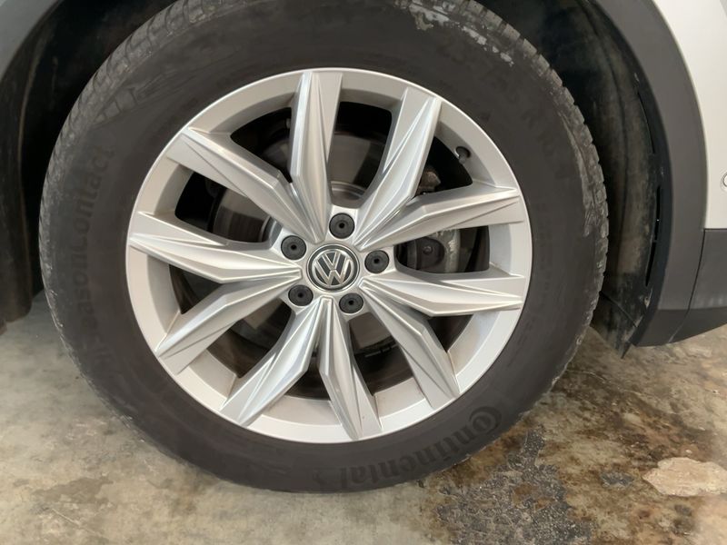 Volkswagen Tiguan 2.0 TDI Carat Exclusive BlueMotion Tech 2018 – снимка 11