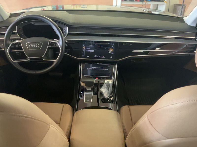 Audi A8 3.0 TDI Mild-Hybrid 50 quattro — zdjęcie 12