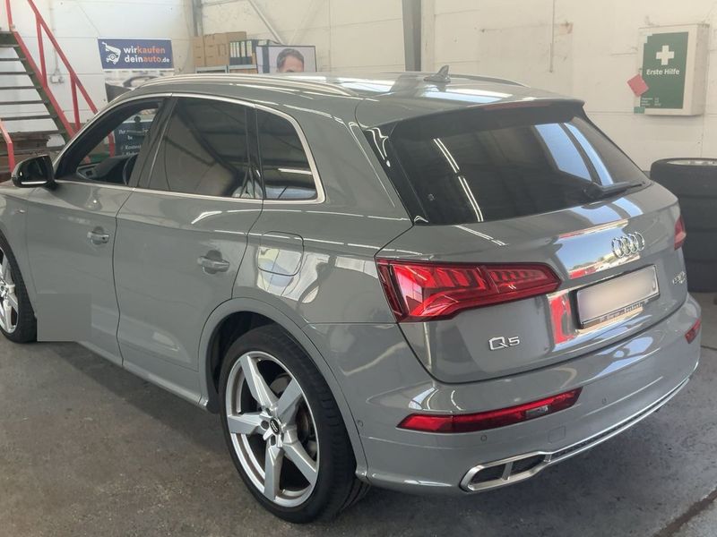 Audi Q5 55 TFSIe quattro sport — zdjęcie 3
