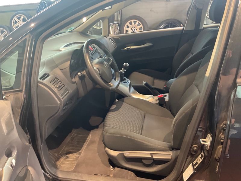 Toyota Auris 1.6 Travel — zdjęcie 3