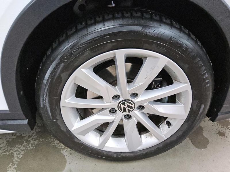 Volkswagen Golf VIII 2.0 TDI Alltrack 4Motion — zdjęcie 25