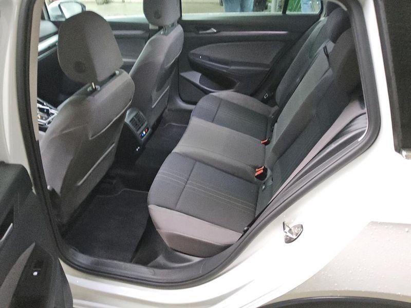 Volkswagen Golf VIII 2.0 TDI Alltrack 4Motion — zdjęcie 12