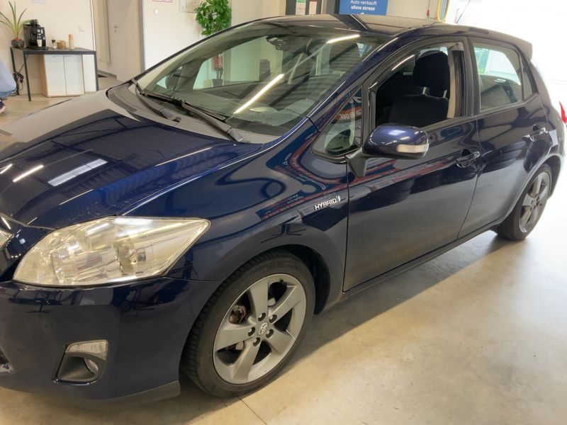 Toyota Auris 1.8 Hybrid Executive 2012 – снимка 2
