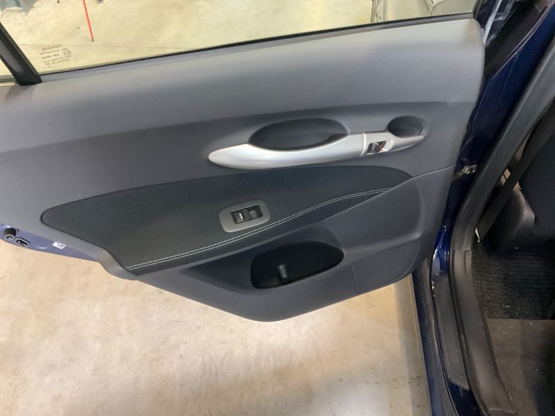 Toyota Auris 1.8 Hybrid Executive 2012 – снимка 37