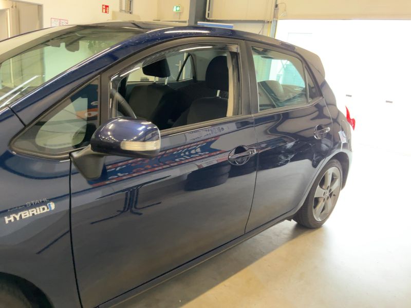 Toyota Auris 1.8 Hybrid Executive 2012 – снимка 4