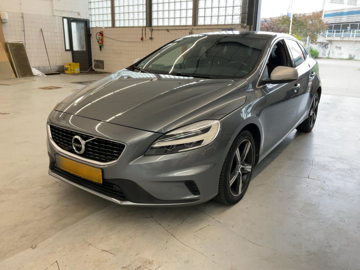 Volvo V40 2020