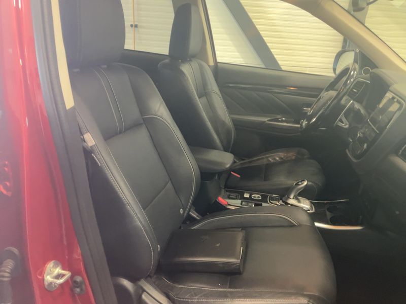 Mitsubishi Outlander 2.0 PHEV PHEV Basis 4WD — zdjęcie 11