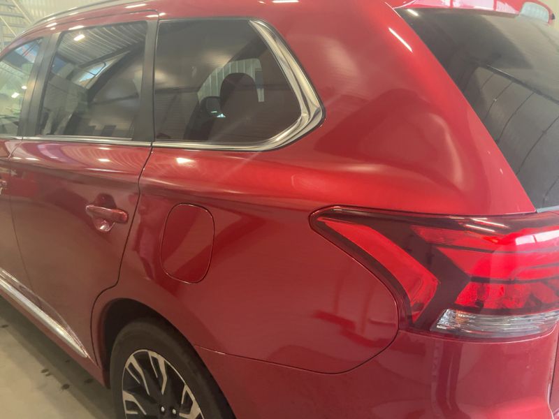 Mitsubishi Outlander 2.0 PHEV PHEV Basis 4WD — zdjęcie 3