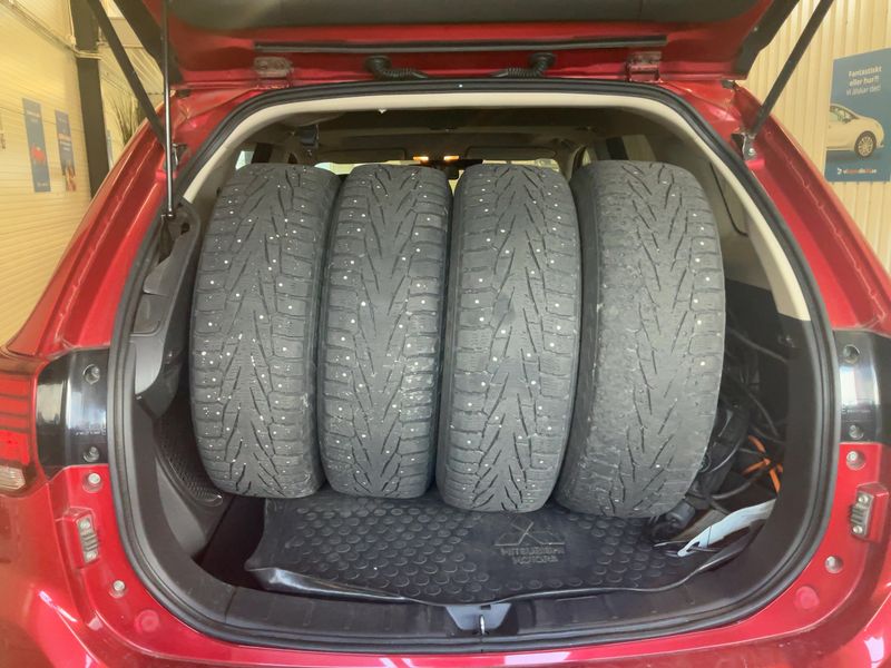 Mitsubishi Outlander 2.0 PHEV PHEV Basis 4WD — zdjęcie 10
