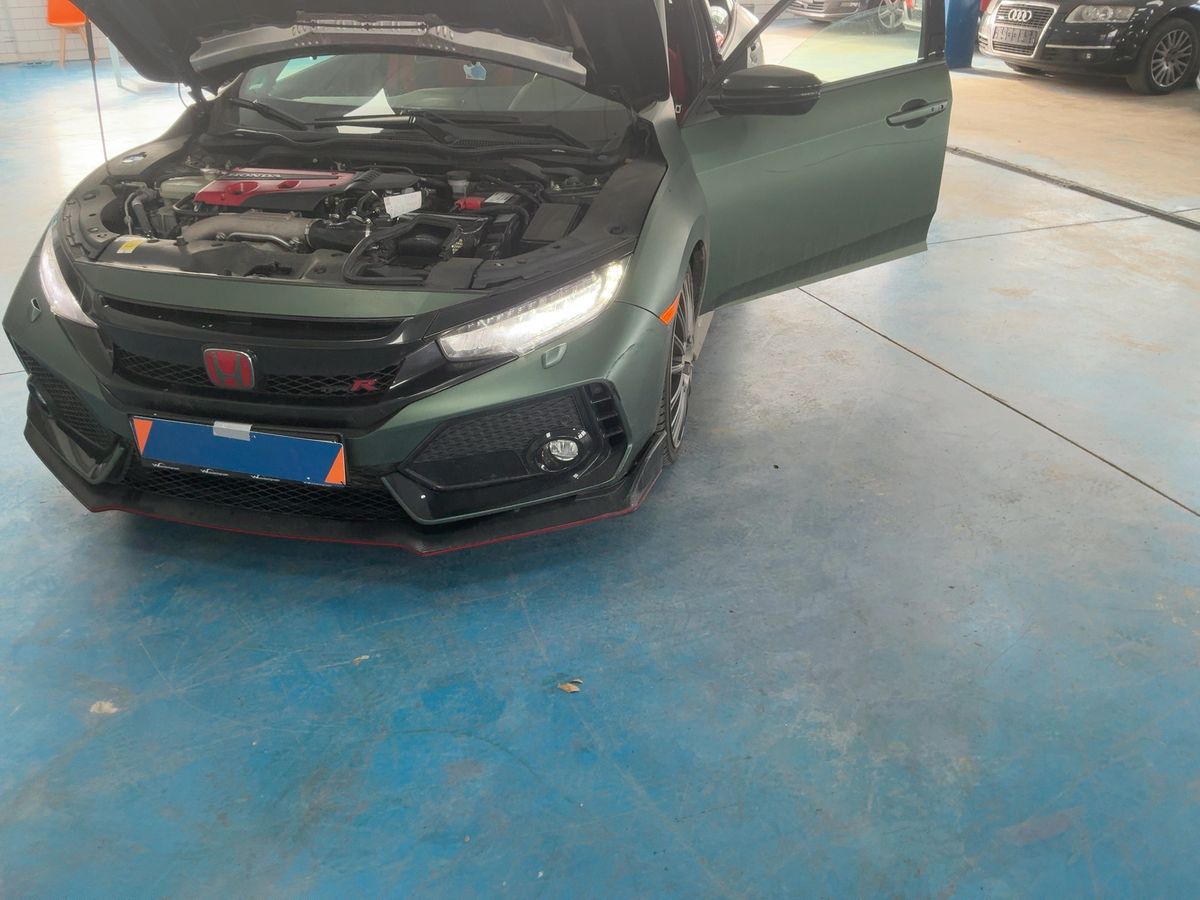 Honda Civic 2018 — photo 31
