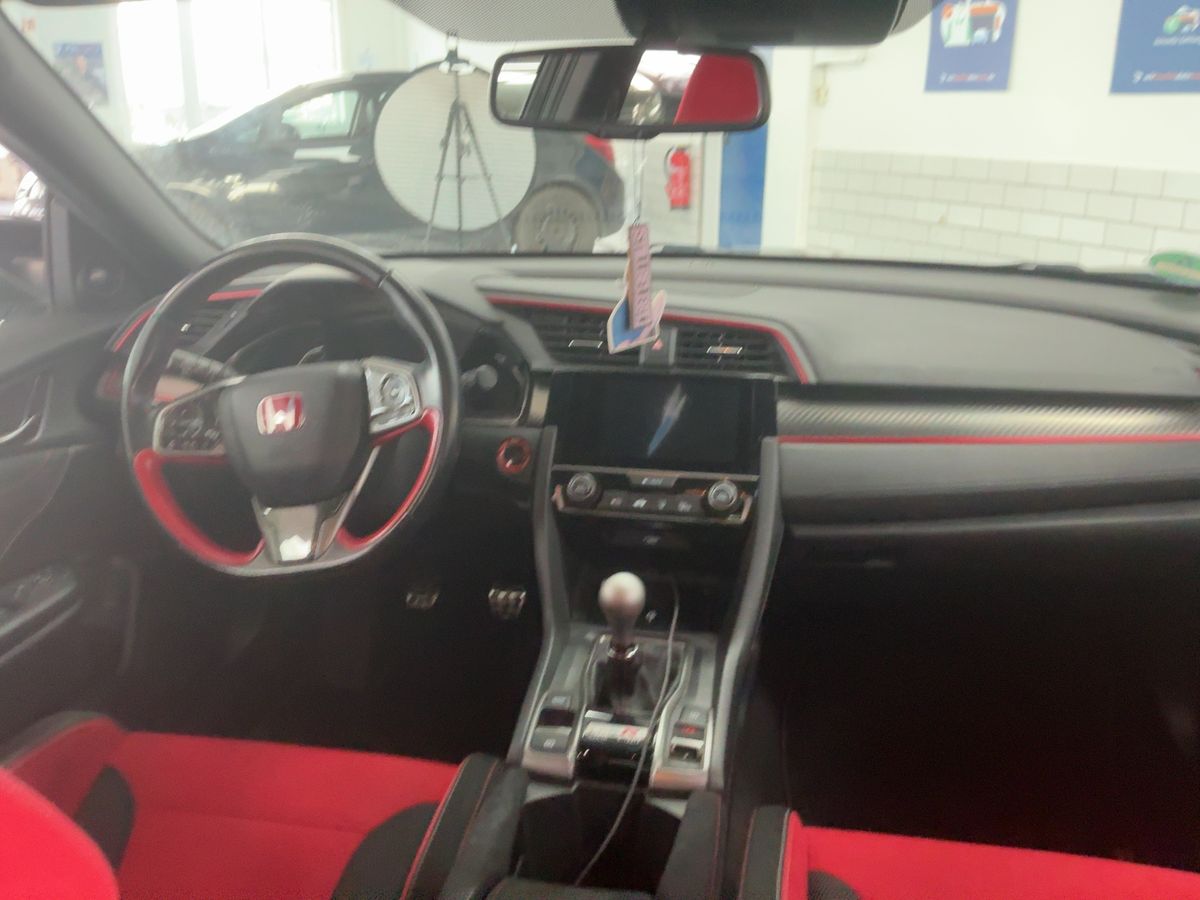 Honda Civic 2018 — photo 19