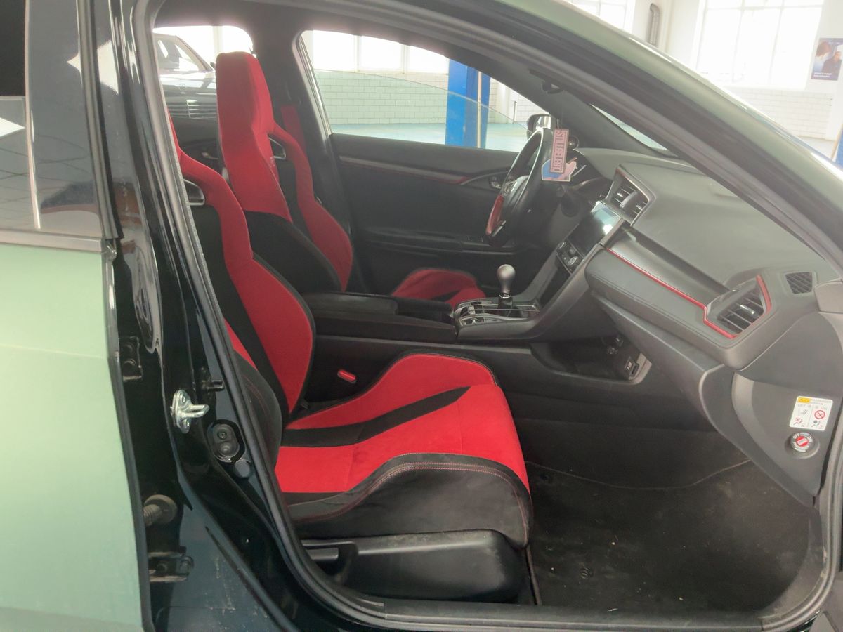 Honda Civic 2018 — photo 18