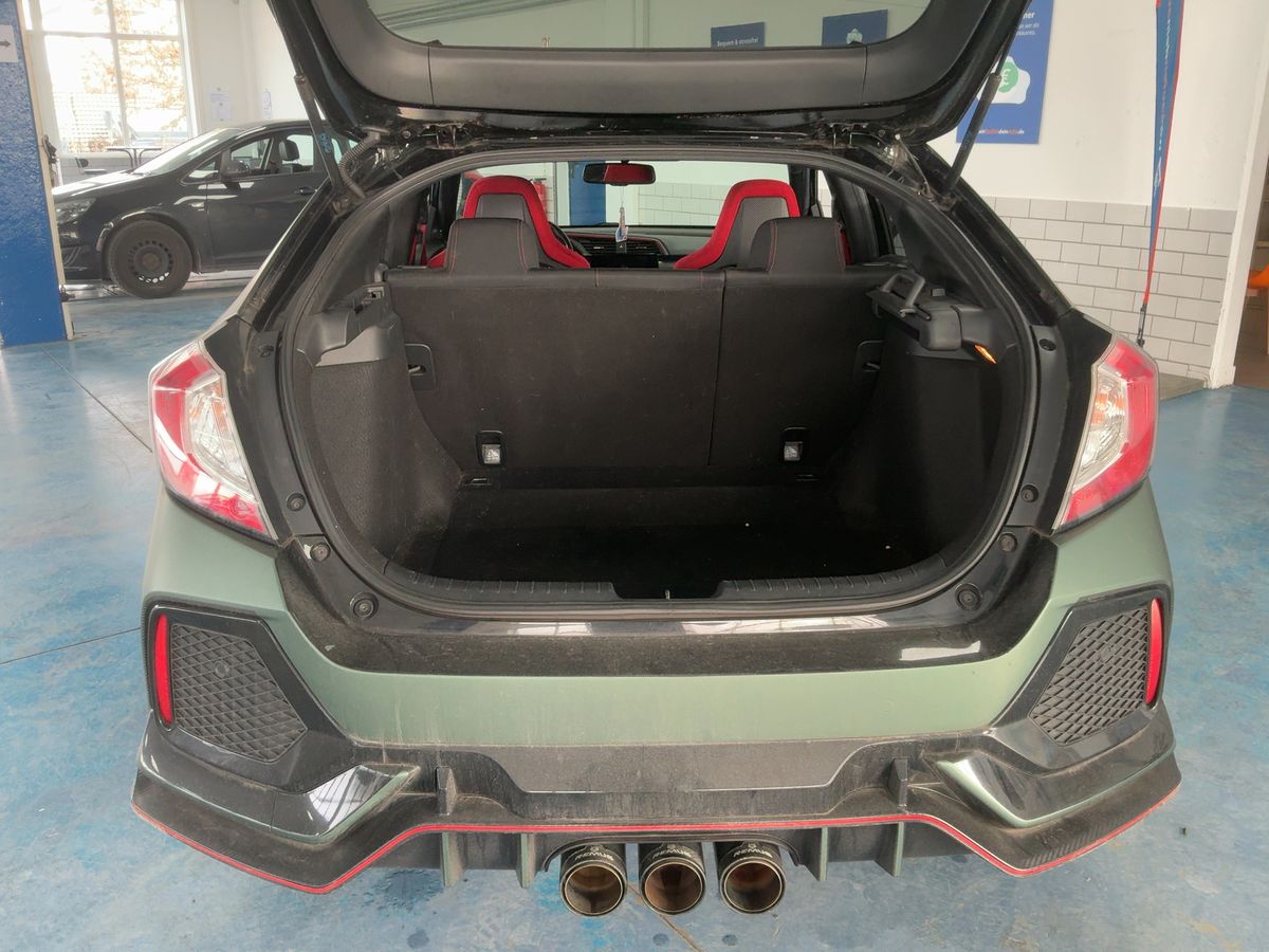 Honda Civic 2018 — photo 17