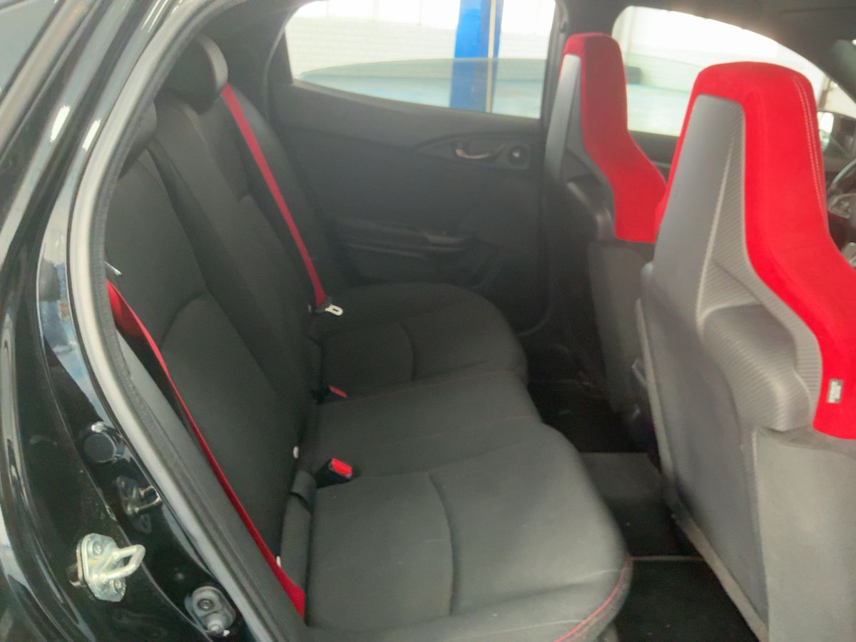 Honda Civic 2018 — photo 21