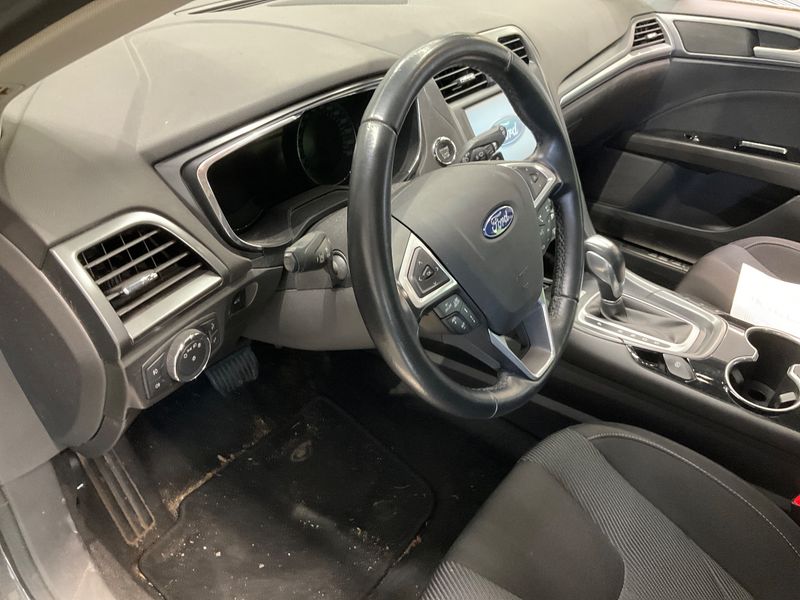 Ford Mondeo 2.0 EcoBoost Titanium 2016 – снимка 27