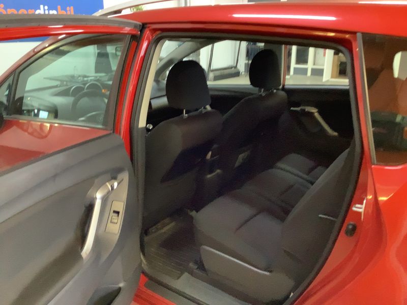 Toyota Verso 1.8 Advance 2011 – снимка 19