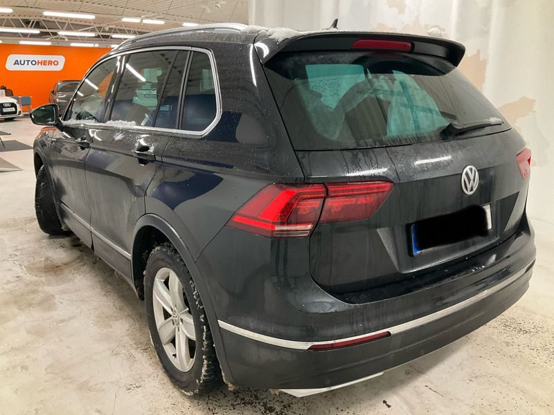 Volkswagen Tiguan 2.0 TDI Highline 4Motion BlueMotion Tech — zdjęcie 3