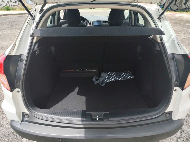 Honda HR-V 1.5 i-VTEC Elegance — zdjęcie 9