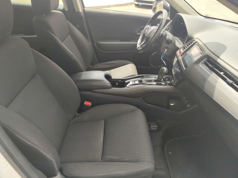 Honda HR-V 1.5 i-VTEC Elegance — zdjęcie 10