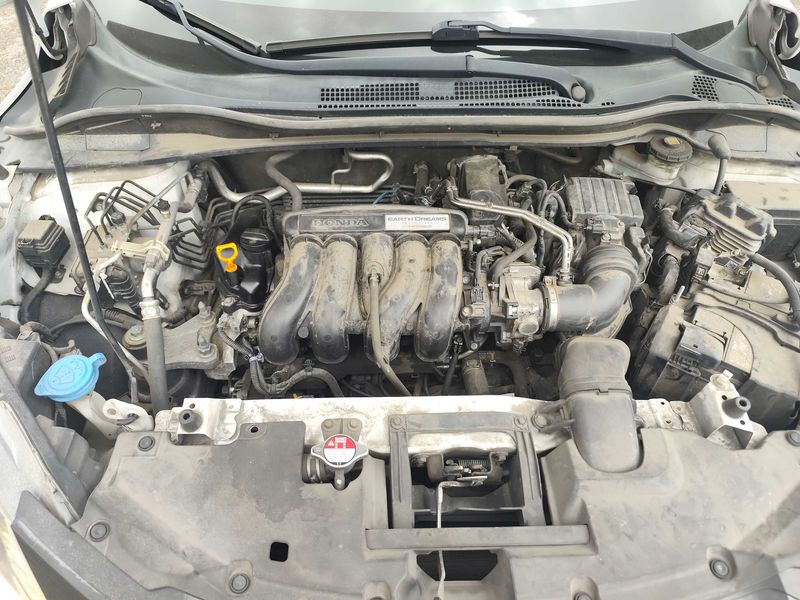 Honda HR-V 1.5 i-VTEC Elegance — zdjęcie 8