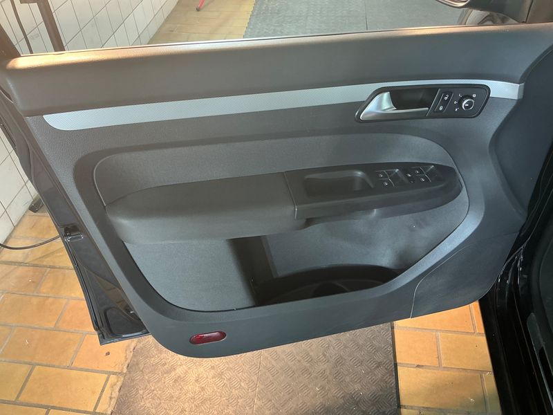 Volkswagen Touran 1.4 TSI Life 2013 – снимка 28