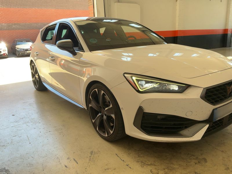 Cupra Leon 2.0 TSI VZ — zdjęcie 8
