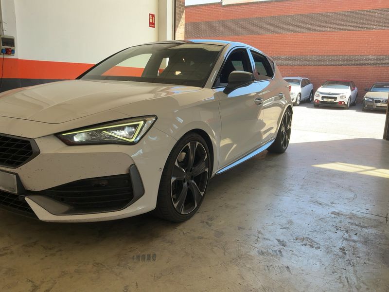 Cupra Leon 2.0 TSI VZ — zdjęcie 2