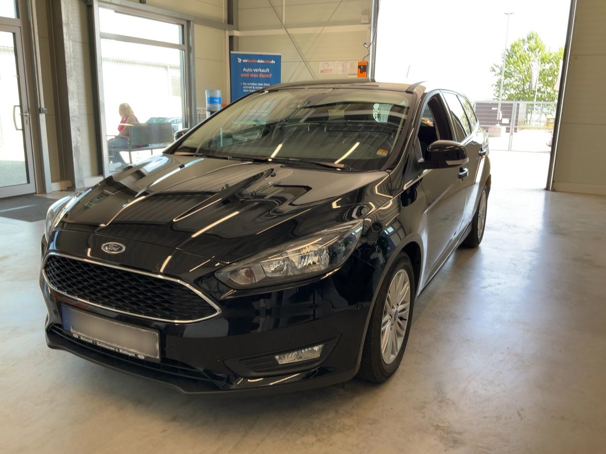 Ford Focus 2018 — photo 1