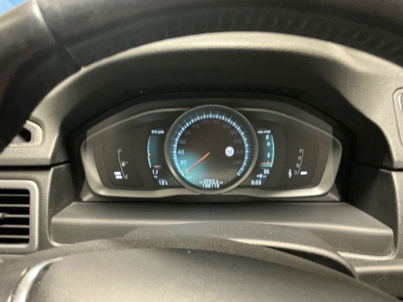 Volvo V70 2.0 T5 Momentum — zdjęcie 13