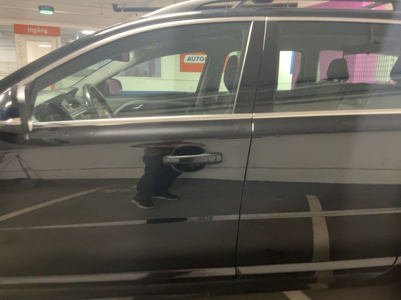Volvo V70 2.0 T5 Momentum — zdjęcie 4