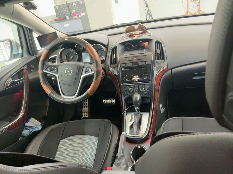 Opel Astra 1.4 Turbo Excellence 2014 – снимка 18