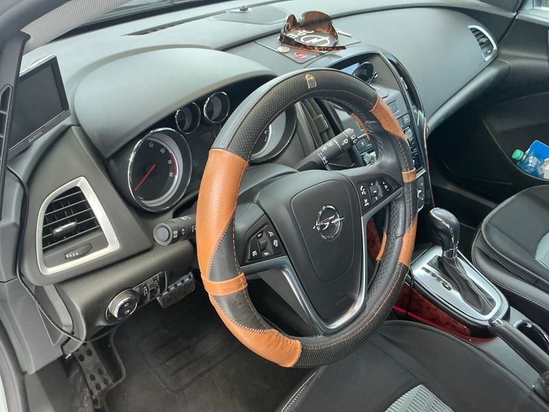 Opel Astra 1.4 Turbo Excellence 2014 – снимка 24