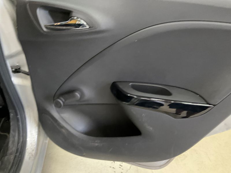Opel Corsa 1.4 Color Edition 2017 – снимка 34