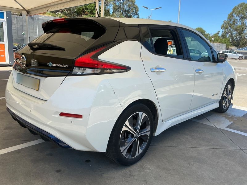 Nissan Leaf electric drive 110 kW N-Connecta — zdjęcie 6