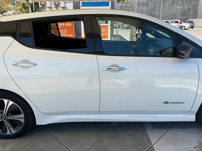 Nissan Leaf electric drive 110 kW N-Connecta — zdjęcie 7