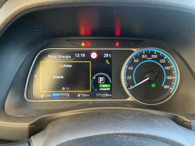 Nissan Leaf electric drive 110 kW N-Connecta — zdjęcie 13