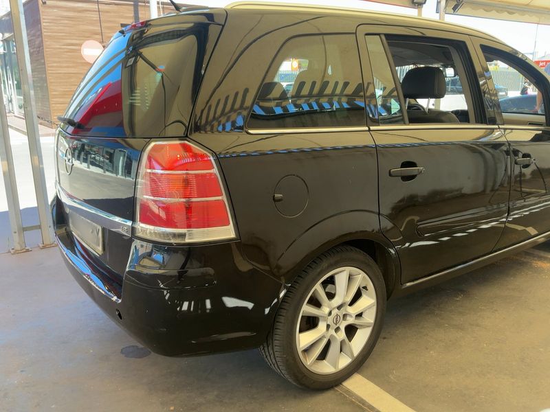 Opel Zafira 1.8 Cosmo — zdjęcie 6