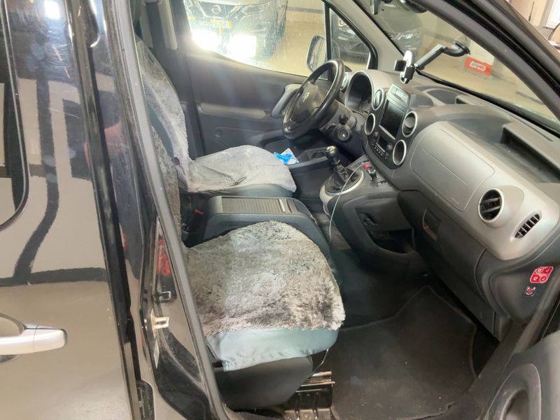 Citroen Berlingo 1.6 Blue-HDi Selection — zdjęcie 11