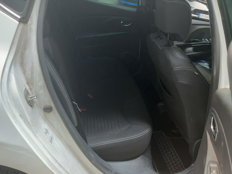 Renault Clio 1.2 TCe Intens — zdjęcie 14