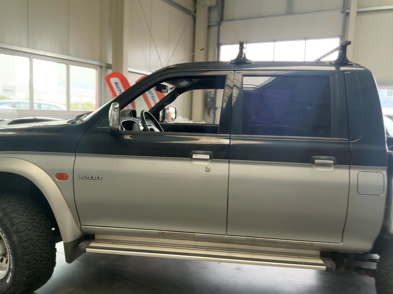 Mitsubishi L 200 2.5 Turbodiesel TD Magnum American Dream 2500 — zdjęcie 4