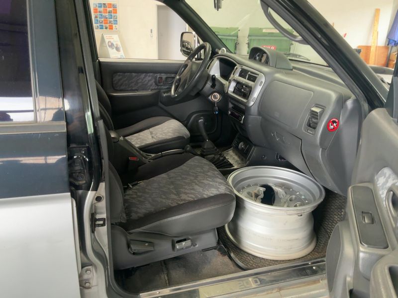 Mitsubishi L 200 2.5 Turbodiesel TD Magnum American Dream 2500 — zdjęcie 11