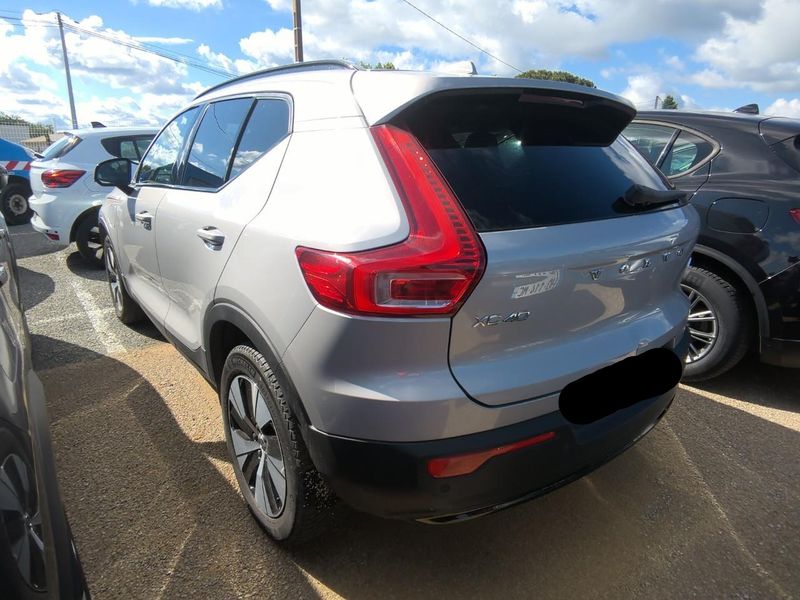 Volvo XC40 1.5 T5 Recharge Plug-in Hybrid R Design 2WD — zdjęcie 3