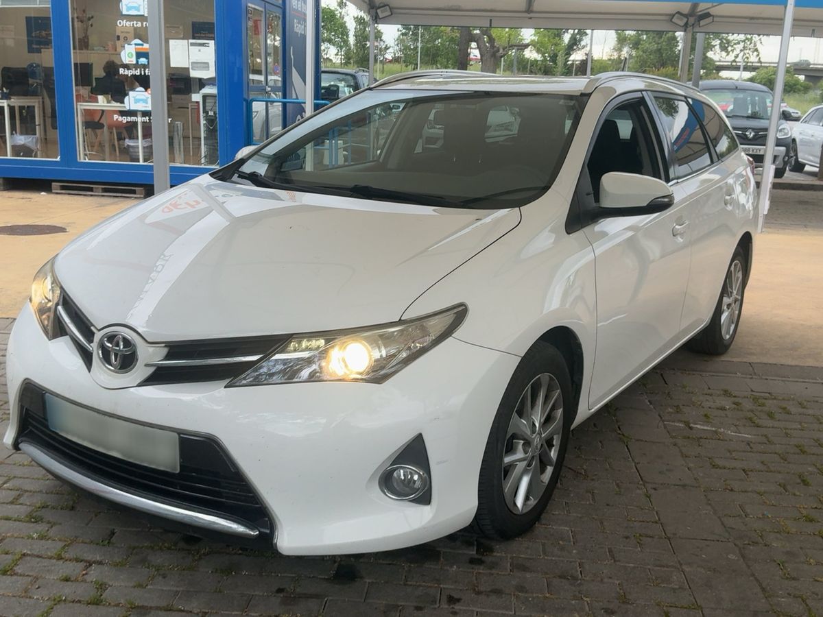 Toyota Auris 2015