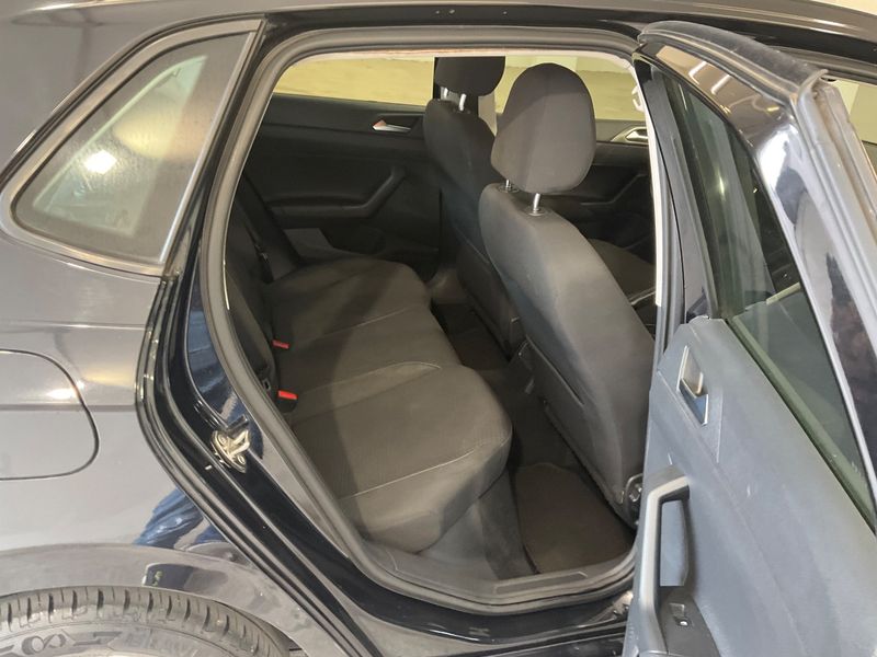 Volkswagen Polo 1.0 Comfortline — zdjęcie 14
