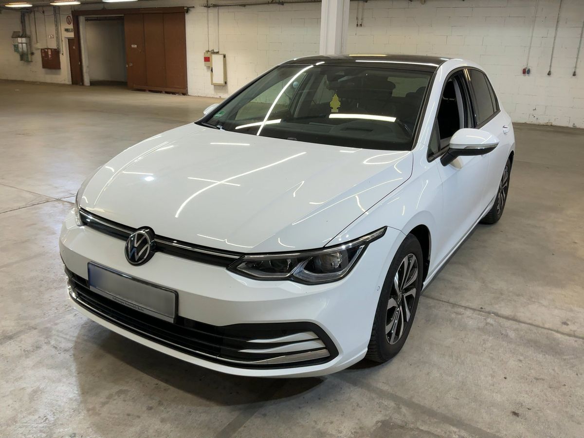 Volkswagen Golf 2022 — photo 1