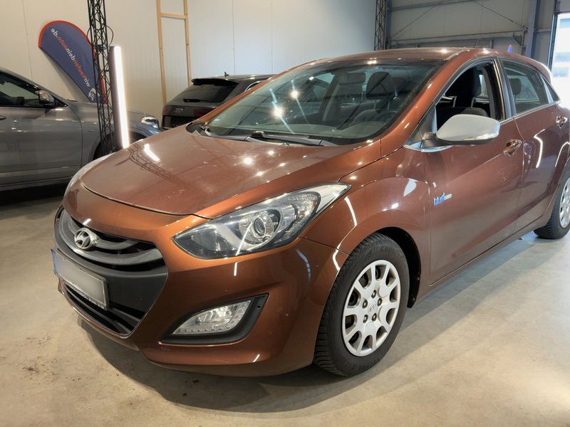 Hyundai i30 1.6 CRDi Style 2014 – снимка 1