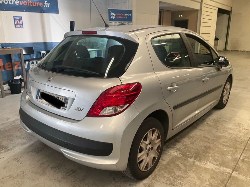 Peugeot 207 1.4 VTi Active — zdjęcie 2