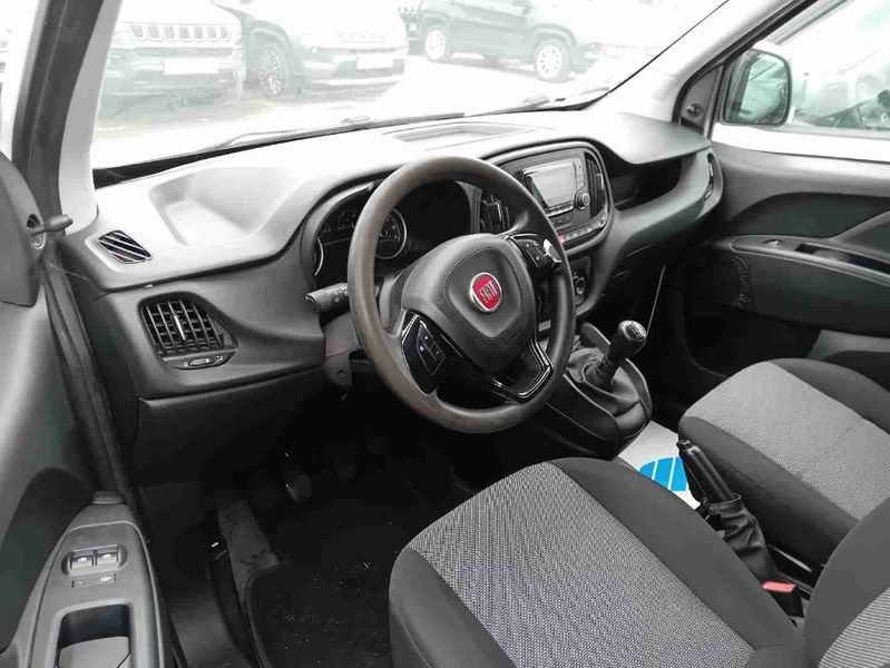 Fiat Doblo 1.3 M-Jet Furgón — zdjęcie 9