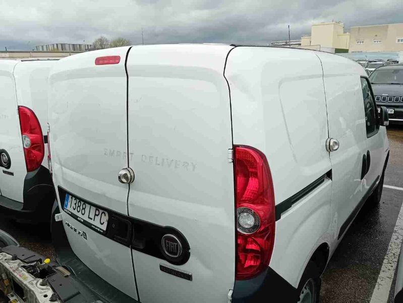 Fiat Doblo 1.3 M-Jet Furgón — zdjęcie 5