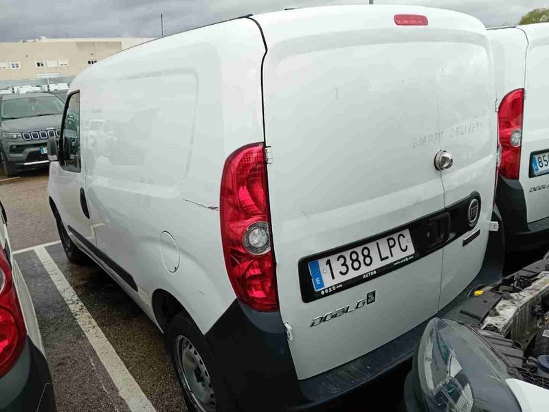 Fiat Doblo 1.3 M-Jet Furgón — zdjęcie 4